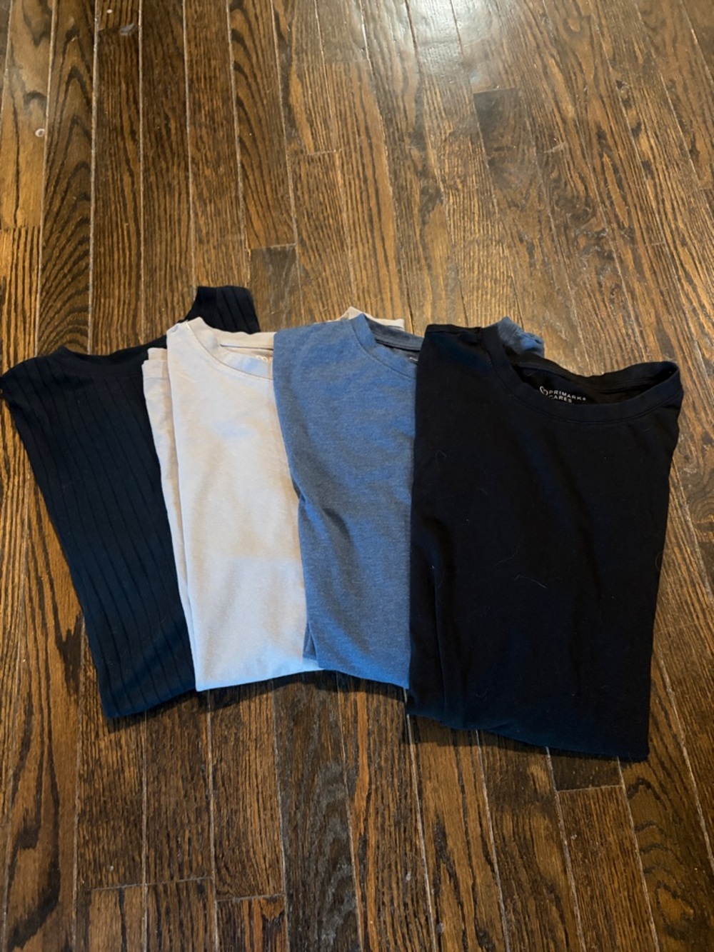Men’s tee bundle4 tee shirts